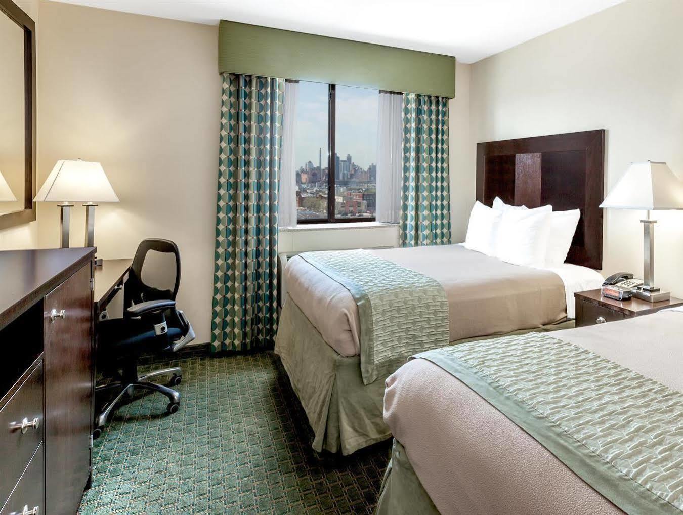 รามาดา บาย วินด์แฮม ลองไอส์แลนด์ซิตี้ Hotel นิวยอร์ก ภายนอก รูปภาพ